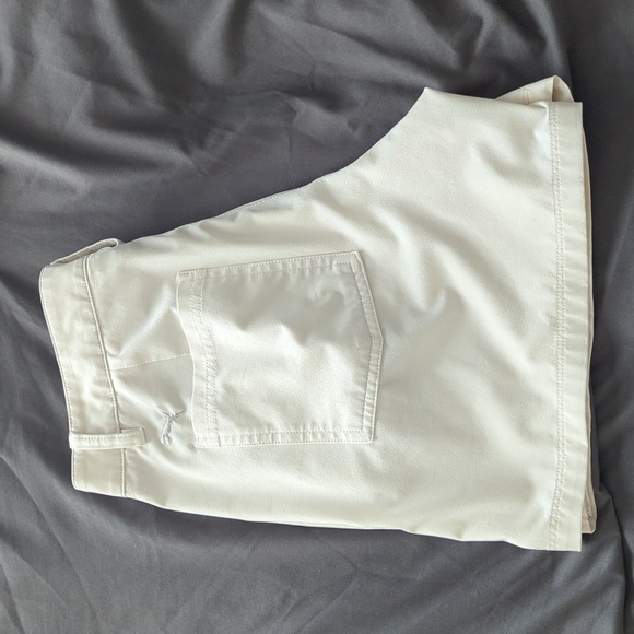 Puma Women's Cream Golf Shorts - Picture 4 of 7